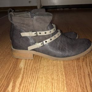 Grunge booties